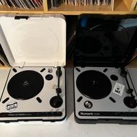 Coppia giradischi portatili Numark Pt 01