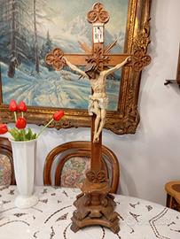 Cristo in legno da altare, crocifisso 