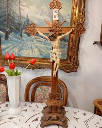 Cristo in legno da altare, crocifisso 