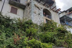 Casa indipendente da ristrutturare 200mq