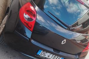  Renault  Clio nera