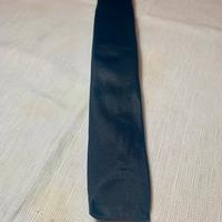 Cravatta Dolce e Gabbana nera sottile fronte pari