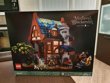 LEGO Medieval Blacksmith  Set 21325 – Completo