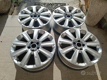 Cerchi in lega mozzo Fiat da 18 pollici
