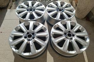 Cerchi in lega mozzo Fiat da 18 pollici