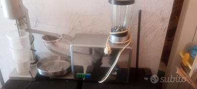 Macchina trita ghiaccio e frullino per frappe