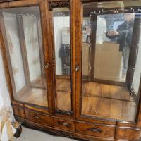 vetrinetta stile Chippendale