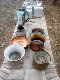 Mestoli in alluminio contenitori vari e vasi rame