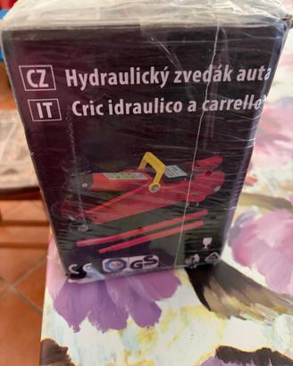 Cric ifraulico a carrello