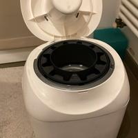 Fasciatoio con vaschetta bagno e mangia pannolini