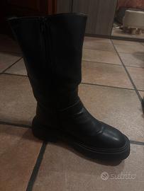 Stivali Zara numero 34