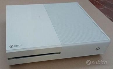 XBOX ONE - CONSOLE CON CAVI E PAD -