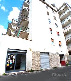 Via fermi pressi, Locale artigianale 160 mq