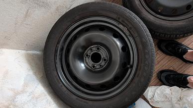 Cerchi in ferro con gomme