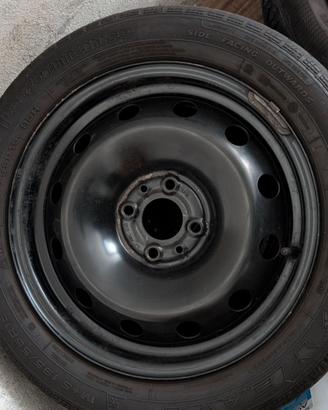 Cerchi in ferro con gomme