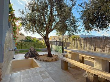 Villetta caposchiera in zona centrale