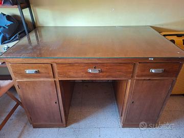 Scrivania- Cattedra in legno 