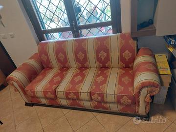 Coppia di divani colorati