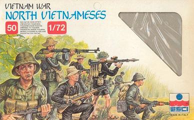 2 SET SOLDATINI ESCI "VIETNAM WAR" SCALA 1/72