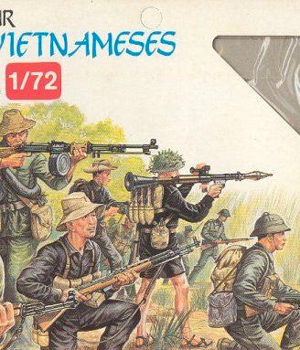 2 SET SOLDATINI ESCI "VIETNAM WAR" SCALA 1/72