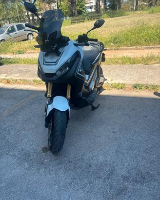 Honda x-adv
