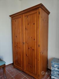  gratis  armadio in legno due ante usato poco