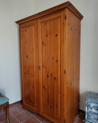  gratis  armadio in legno due ante usato poco