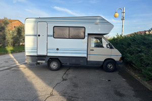 Camper d'epoca Reno traffic