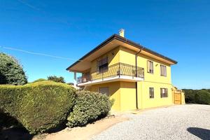 Cavarzere: 124b: casa singola con due appartamenti