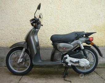 aprilia scarabeo 100 con 18000 km del 2001