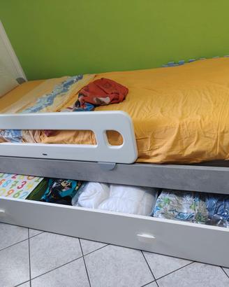 Cameretta ricomposta da noi ma in ottimomo stato