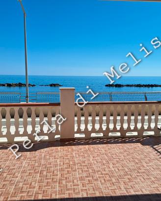 Appartamento sul mare a Torre Melissa