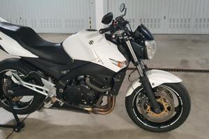 Suzuki GSR 600 - 2008