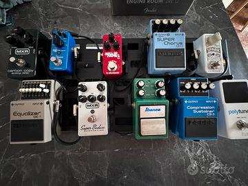 Pedali per chitarra +alimentatore