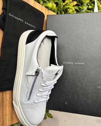 Giuseppe Zanotti white 45