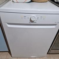 Lavastoviglie Indesit