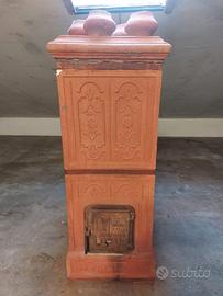 stufa antica in terra cotta
