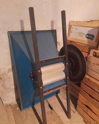 Macchina per pigiare l'uva (Diraspatrice)