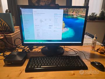 Mini PC Asus con Monitor da 24 pollici 