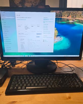 Mini PC Asus con Monitor da 24 pollici 