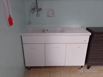 Lavandino con mobile