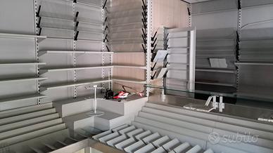 arredamento negozio libreria o edicola