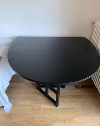 Tavolo in legno massiccio nero allungabile