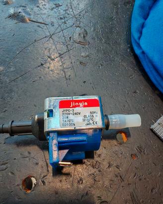 Pompa elettromagnetica a vibrazione