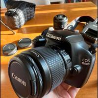 Canon Eos 1100D con due obiettivi Canon