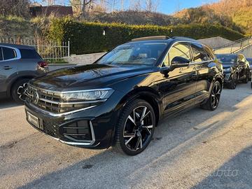 VOLKSWAGEN Touareg 3.0 TDI 286CV R-Line