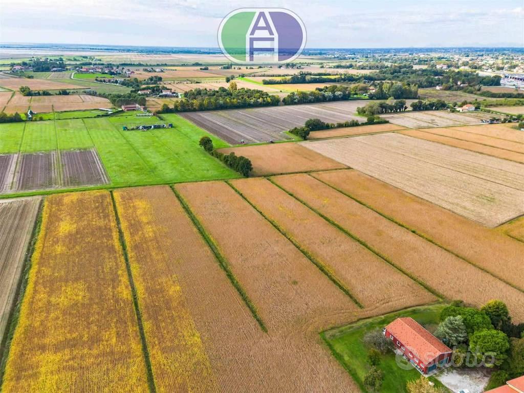 Terreno di 50000 m² a Mira - Altro