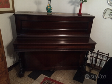 Pianoforte a parete marca Roeseler