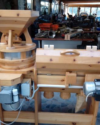 Mulino per grano con due motori