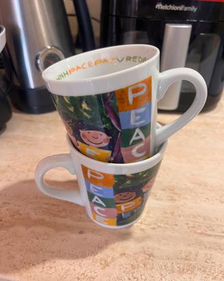 Coppia di tazze da caffè in porcellana